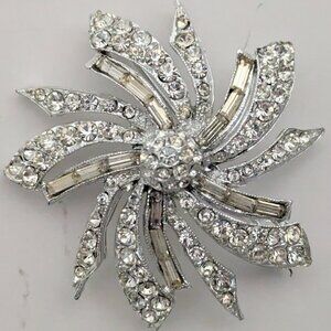 Vintage Amazing! Layered Chunky/Oversized AN Brooch w/ Crystal Clear Rhinestones